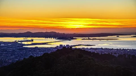 View of San Francisco Bay at sunset, United States. 库存影片 341454684