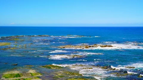 View of the sea with rocks Vídeo Stock 85491181