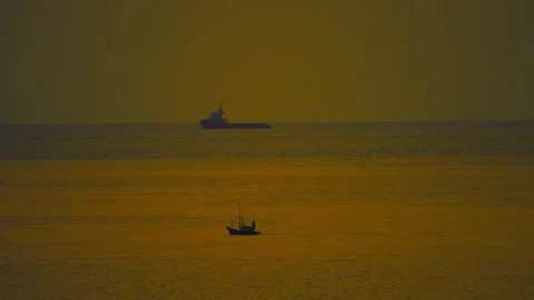 View of sea on sunset silhouette background 库存影片 237702306