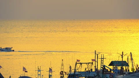 View of sea on sunset silhouette sky background 库存影片 238769764