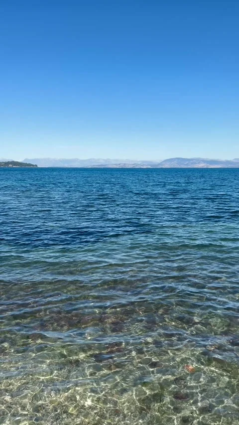 View of sea surface with bright reflections promoting peace and relaxation. 스톡 동영상 342955914