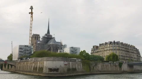 View of the Seine River, island de Cite, Notre-Dame de Paris. 動画素材 308728862