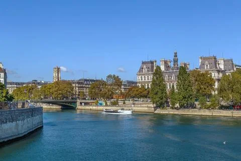 View of Seine river, Paris View of Seine river in Paris city center, Franc... Stock Photos