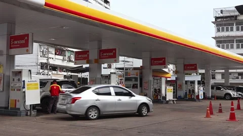View of Shell gas station in Ratchathewi district. Stock Footage 282919333
