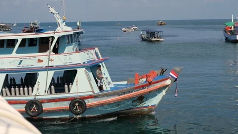 View of the ship in the port. ship in port of thailand 库存影片 127152591