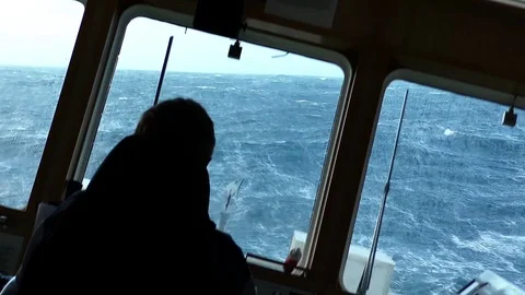 View from Ship's Bridge in Large Waves Stockbeeldmateriaal 124280837
