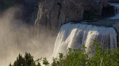 View of Shoshone Falls cascading over rocky cliffs, United States. Stock-Footage 344410917
