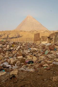 View from the side of the slums of the Egyptian pyramids in Giza Stock Photos