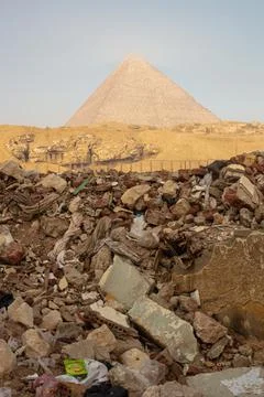 View from the side of the slums of the Egyptian pyramids in Giza Stock Photos