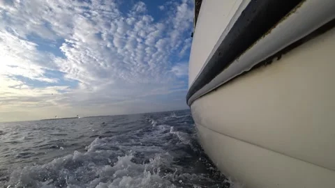 View of the side of the speedboat and the waves Video stock 293280372