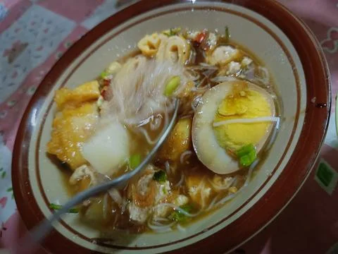 View of simple dinner in the bowl Stock-Fotos