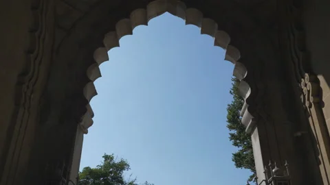 A view of sky through an arch in Middle Eastern style. Stock Footage 128932525