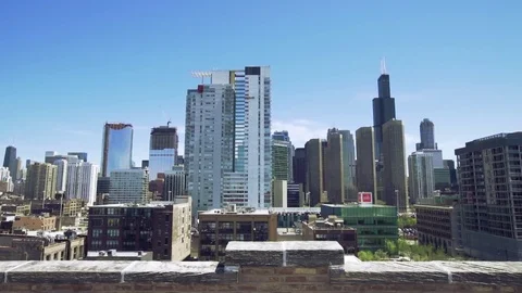 A view of the skyline from a property. Video stock 80327002