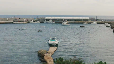 View Of Small Harbor With Boats 库存影片 58953594