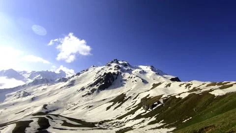 View of the snow capped Himalayan peaks in Himachal Stock Footage 194898935