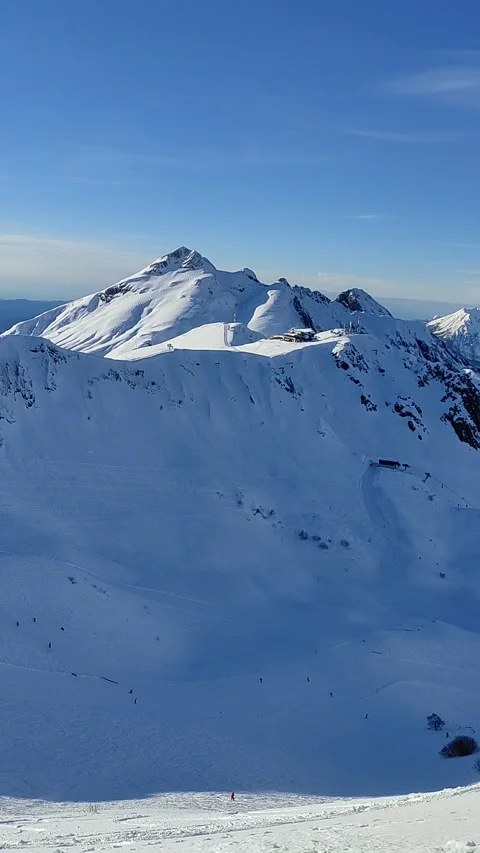 View of snow covered Roza peak slope. Stock Footage 170635636