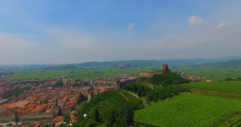 View of Soave (Italy) and its famous medieval castle. Stock Footage 93403685
