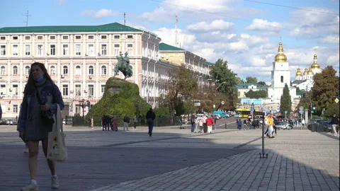 View of Sofia Square in an autumn day Stock-Footage 161427439