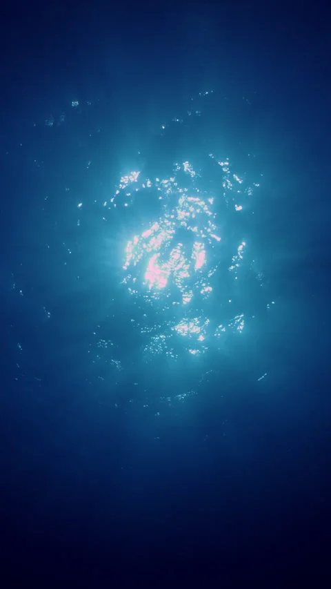 View on solar disc with sun rays from deep sea, Underwater scene 스톡 동영상 324288543