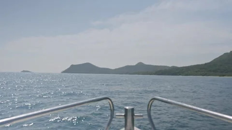 View from Speed Boat Heading Toward an Island 스톡 동영상 314700539
