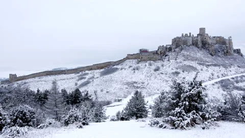 A view of Spis Castle in Slovakia in winter Vídeos de archivo 149080043