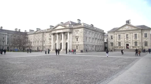 View of the square inside Trinity College, Dublin, on a cloudy day Stock Footage 138641614