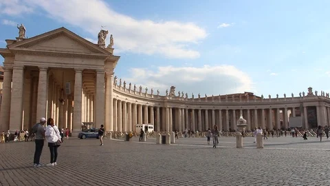 View of St. Peter square (Piazza San Pietro) in Vatican. Stock Footage 124665188