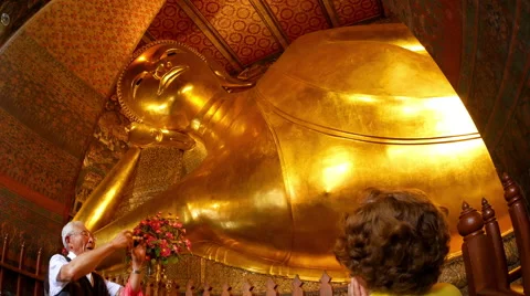View of the statue inside the Wat Pho temple in Bangok Stock Footage 64981404