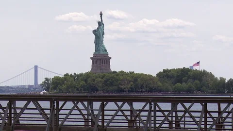 View of statue of liberty and verrazano from liberty state park Stock Footage 84514695