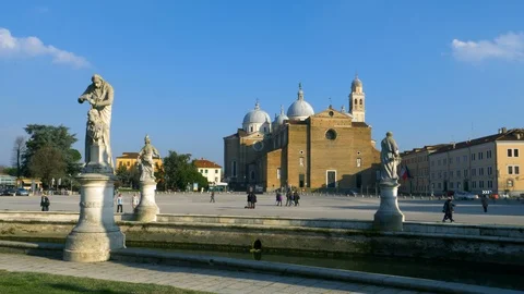 View of the statues in Prato della Valle in Padua Stock Footage 87501885