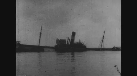 View of steamer sinking in sea Stock Footage 43316225