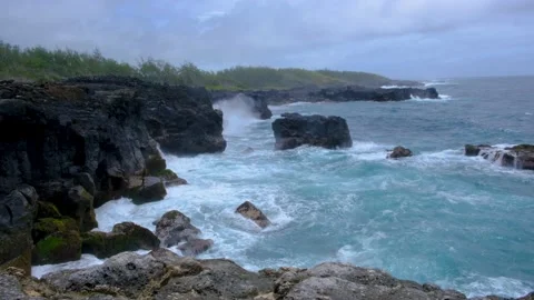 View on the stormy coastline in Mauritius Video stock 169980586