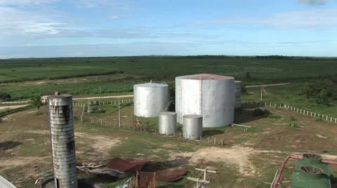 View of Sugar Cane Field with Processing Equipment In The Foreground 스톡 동영상 19020908