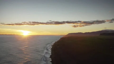 View of the Sun Setting from Dyrholaey Lighthouse Video stock 67646309