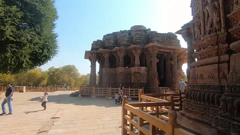 View of the Sun Temple in Modhera, Gujarat, India Stockbeeldmateriaal 137745963