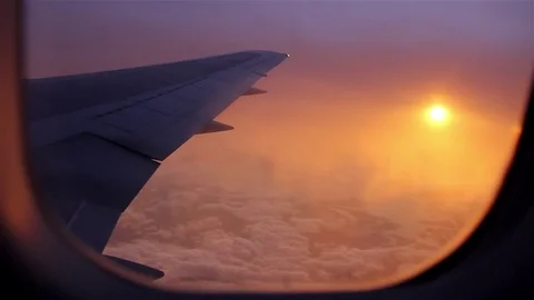 View of sunset from airplane window HD Vidéo 75177885