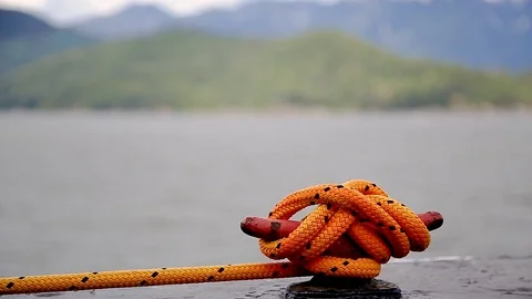A view of the Sunshine Coast as seen from the deck of a ferry with a rope cleat 스톡 동영상 96481021