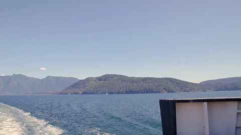 A view of the Sunshine Coast as seen from the deck of a ferry. Vídeo Stock 97469562