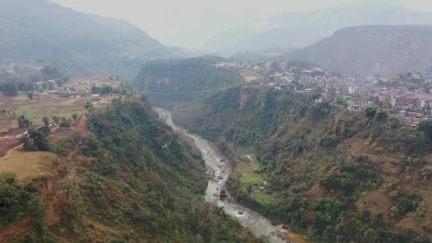 View of suspension bridge. Stockbeeldmateriaal 170684719