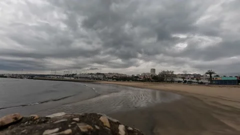 View of the Tagus river on a winter cloudy day Video stock 233202550