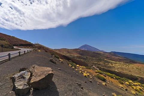 View on the Teide along the road Stock-Fotos