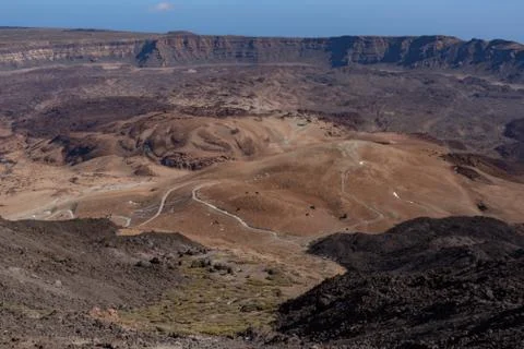 View from Teide ?? Las Canadas Caldera volcano with solidified lava and Monta Foto stock
