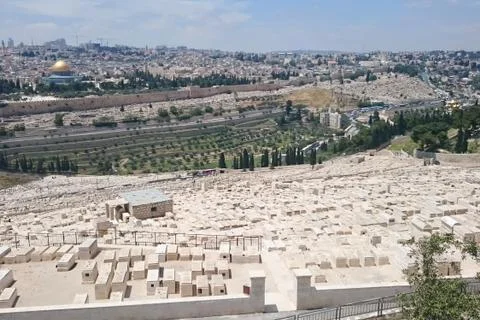 View of the Temple Mount on the background of modern Jerusalem Stock-Fotos