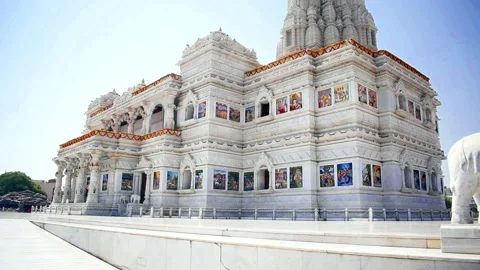 View of temple Prem Mandir of Vrindavan Mathura. Vídeo Stock 201884391