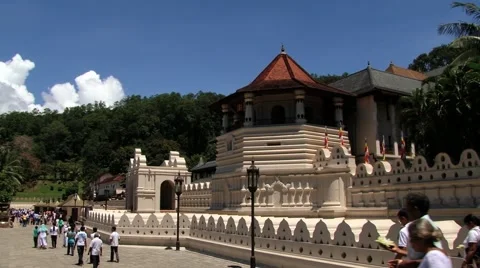 View to the Temple of Tooth (Dalada Maligava) in Kandy, Sri Lanka. Stock Footage 64235518