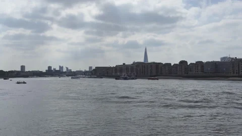 A view of Thames river on a cloudy day. Stock Footage 129249763