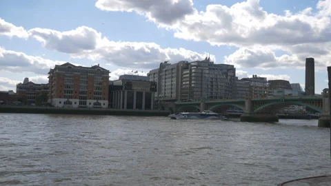 A view of Thames riverside. Stock Footage 114143868