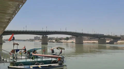 View of Tigris river and the Bridges of Baghdad, Iraq Video stock 201600587
