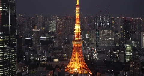 View of Tokyo Tower illuminated at night in Tokyo, Japan. Stock-Footage 342285748