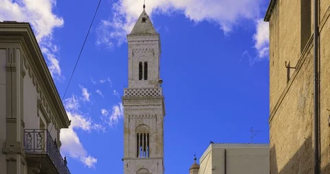 View from the top down of the bell tower of the church of Modugno, Bari - Pug Vídeo Stock 124009884